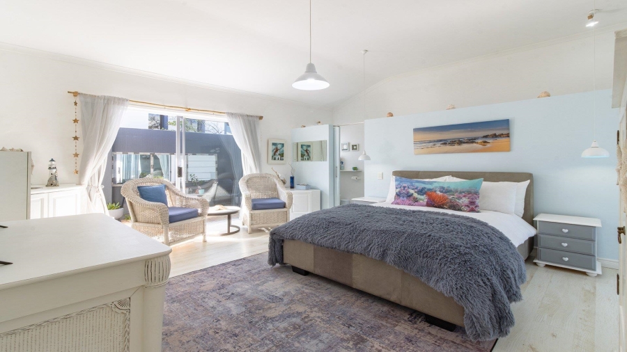 4 Bedroom Property for Sale in Grotto Bay Western Cape